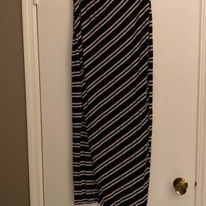 White House black market long wrap skirt, size small